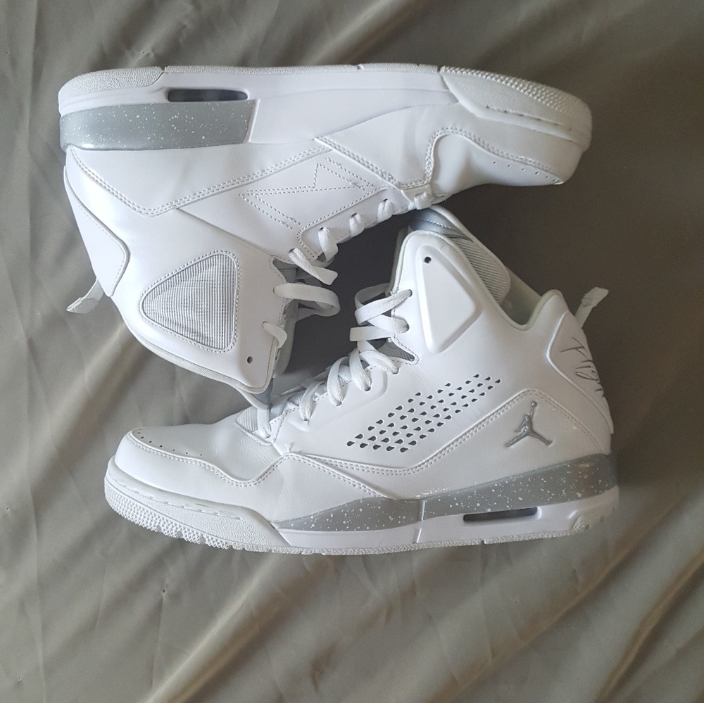 Air Jordan Sz.11.5  629877-100